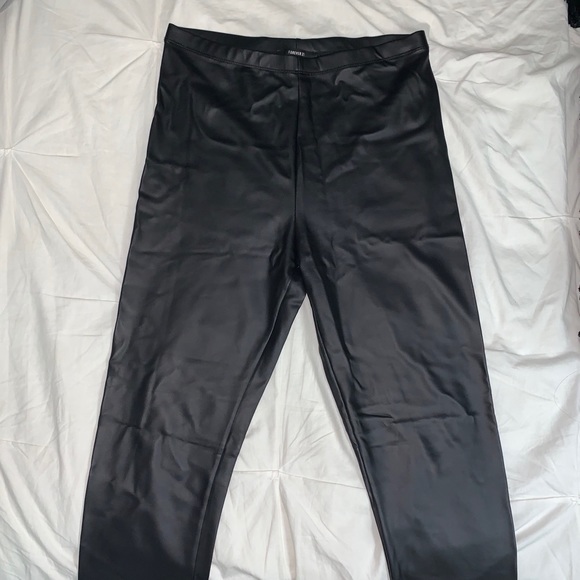 Faux leather leggings - Picture 4 of 4